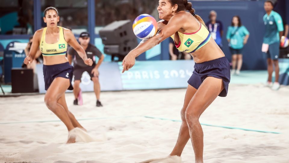 A dupla brasileira Ana Patrícia e Duda em duelo contra as australianas Mariafe e Clancy pela semifinal