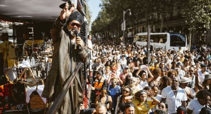 Lavagem de Madeleine: Carlinhos Brown arrasta multidão em Paris