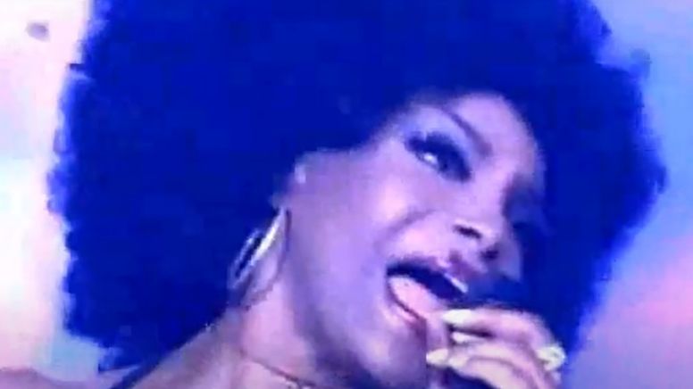 É dia de sexo, então façamos, vamos amar (e cantar)