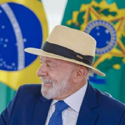 Em nova pesquisa Atlas, Lula ganha com folga em todos os cenários