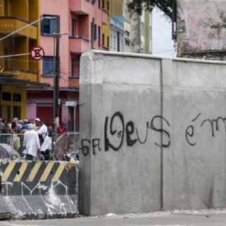 PSOL aciona STF contra Prefeitura de SP por muro que confina Cracolândia