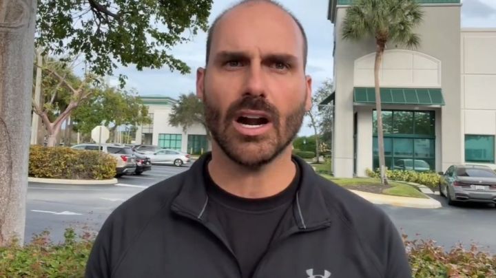 Eduardo Bolsonaro publica vídeo bizarro sobre veto de seu pai na posse de Trump