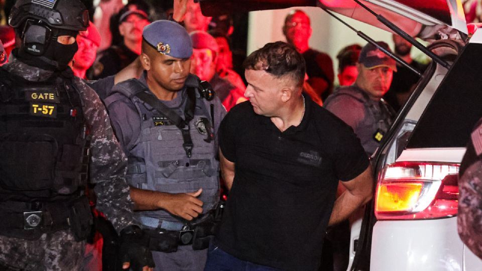 O guarda-civil municipal Henrique Marival de Sousa sendo preso após matar o secretário-adjunto de Segurança de Osasco