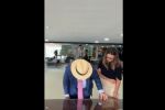 VÍDEO: Lula se emociona com Janja ao ver linha do tempo de sua vida reconstruída