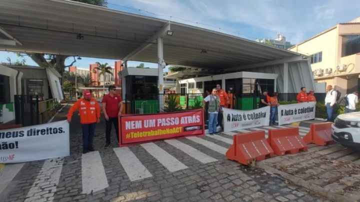 Sindipetro-NF realiza trancaço na base de Imbetiba em protesto pela manutenção do teletrabalho