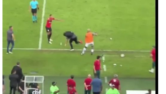 Felipe Melo, o Pitbull, vai morder o microfone?