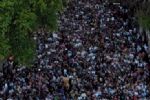 Foto ilustrativa de la nota titulada: VÍDEOS: a histórica e gigantesca marcha antifascista contra Milei na Argentina