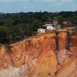 Cidade na Amazônia pode ser 'engolida' por crateras gigantes; entenda o fenômeno