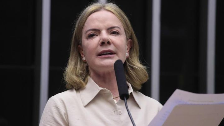 Gleisi Hoffmann na Secretaria de Relações Institucionais surpreende base governista