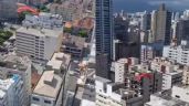 Foto ilustrativa de la nota titulada: VÍDEO: Mulher perde controle de parapente e cai na sacada de apartamento em Santos