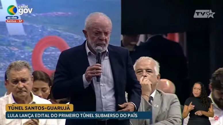 Lula sugere a Tarcísio um “bem bolado” para acabar com palafitas de Santos