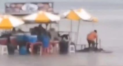 VÍDEO: Raio atinge duas mulheres em praia do litoral paulista