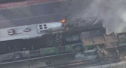 VÍDEO: Avião cai sobre ônibus em avenida movimentada de São Paulo