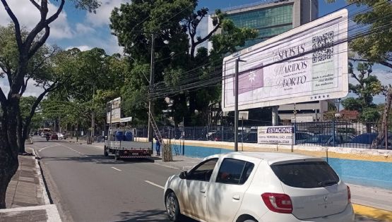 Projeções no Centro do Recife despertam necessidade de discutir aborto no Brasil
