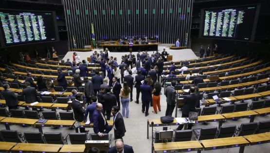 Projeto de Kataguiri contra prostituição de rua é alvo de críticas de entidades