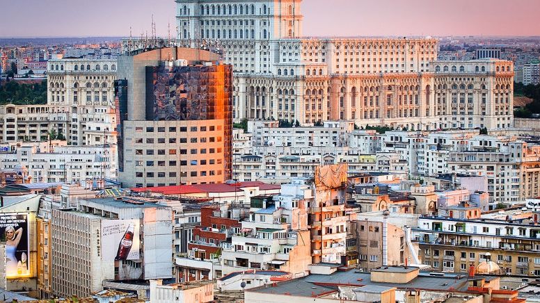 Em Bucareste – Por Esther Rapoport