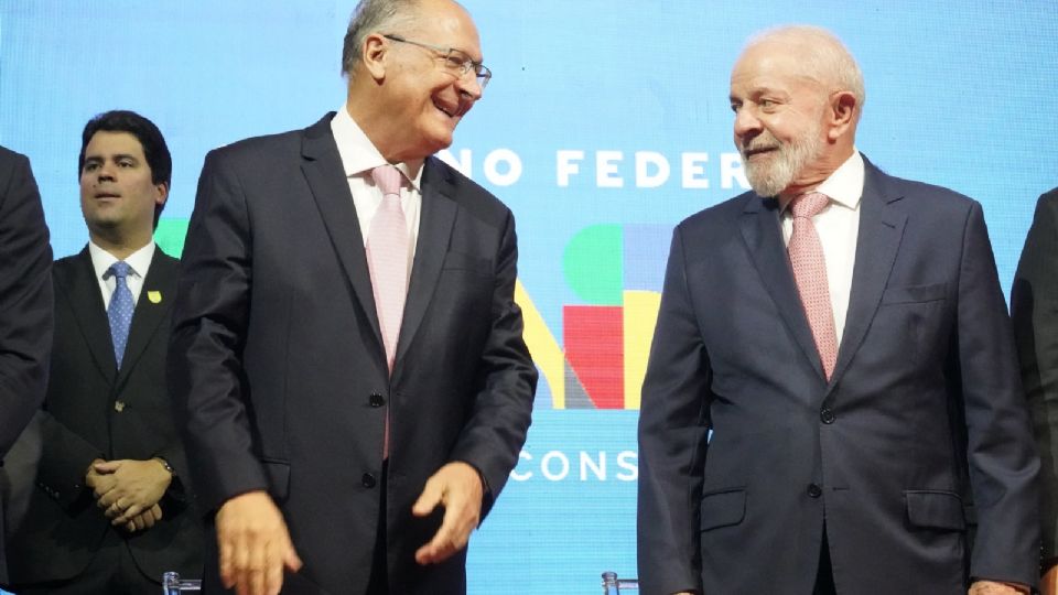 Lula e Alckmin, ministro da Indústria e vice-presidente