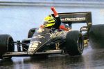 Foto ilustrativa de la nota titulada: VEJA: Estoril, clube português, homenageia Senna com camisa especial