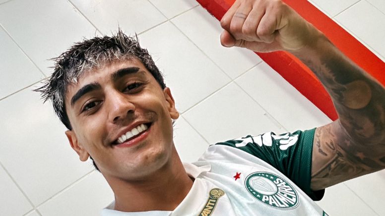Palmeiras decola e Corinthians estaciona