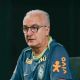 Dorival não merece valorização salarial. Nenhum treinador merece