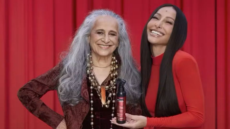 Maria Bethânia e Sabrina Satto em campanha para a TreSemme