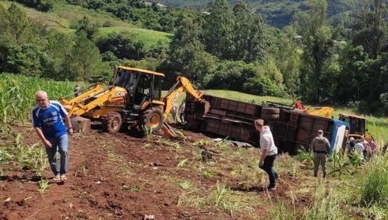 Tragédia: Ônibus capota e deixa mortos no Rio Grande do Sul