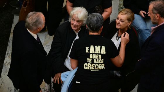 Pepe Mujica sobre esposa: Viver com Lucía "é um costume doce, somos companheiros, amigos"