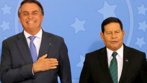 Filhote da Ditadura, Mourão dá chilique com Janja e diz que Lula quer censura "que existe na China"