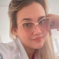 VÍDEO: Quem é a falsa médica presa que atendia crianças com doenças cardíacas