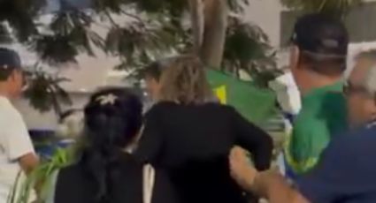 VÍDEO: "Oração" para Bolsonaro na porta do hospital vira palco de agressões entre bolsonaristas