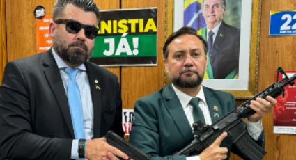Deputado bolsonarista entra armado com fuzil na Câmara e vira alvo de representação