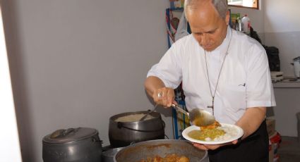 Papa Leão XIV tomou cervejinha e comeu frango com quiabo em BH