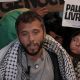IMAGENS FORTES: Thiago Ávila expõe marcas da tortura que sofreu na prisão ilegal em Israel