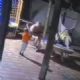VÍDEO – IMAGENS FORTES: criança de 2 anos pega arma do pai e mata a própria mãe
