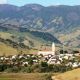Os segredos de uma pequena cidade mineira que parece uma miragem em meio às serras