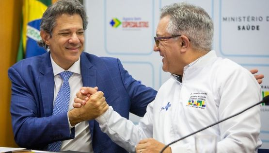 O plano inovador de Padilha e Haddad para que hospitais privados atendam pacientes do SUS
